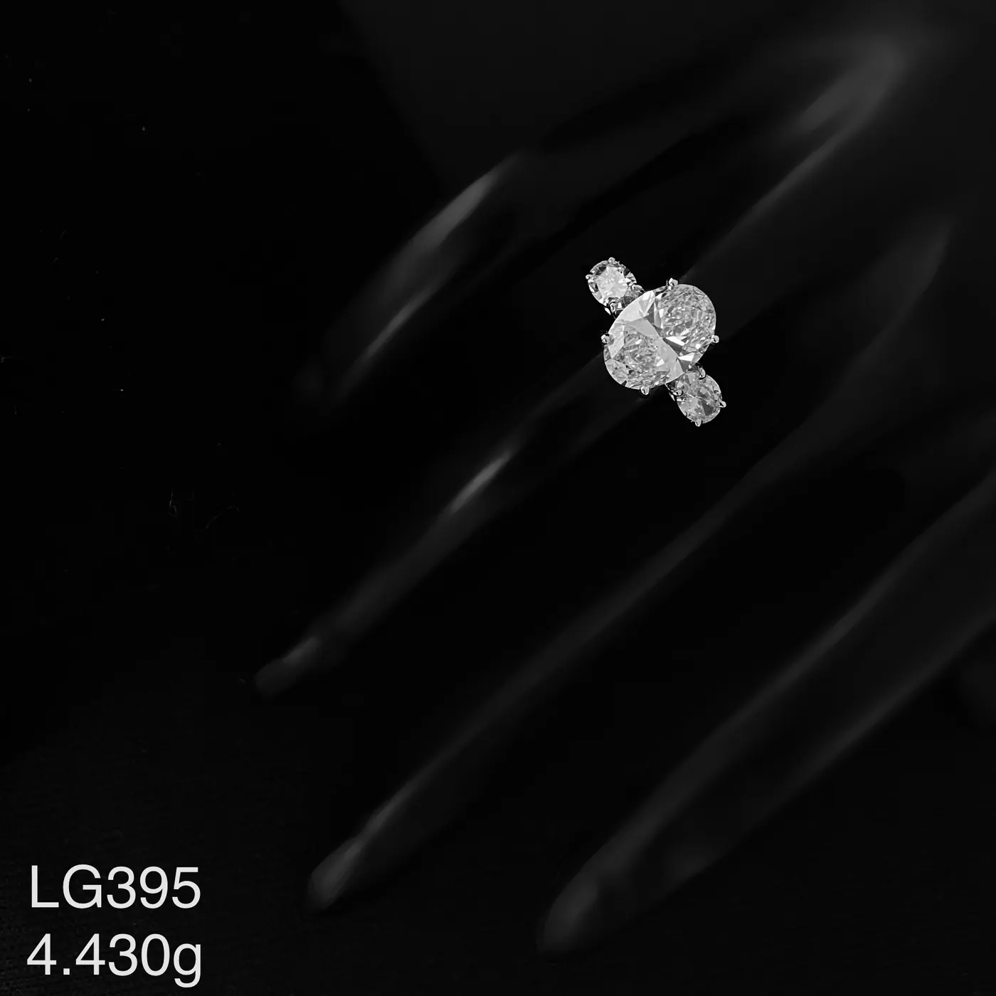 Qahira lab-grown diamond ring LG395